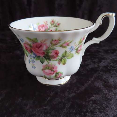 Royal Albert "Moss Rose" Trio