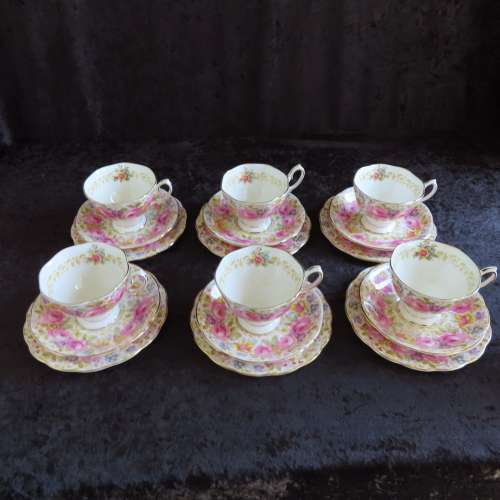 Royal Albert `Serena` 21 Piece Tea Set.