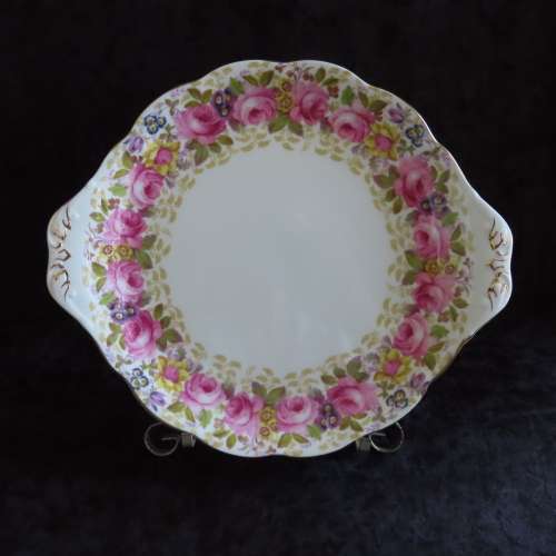 Royal Albert `Serena` 21 Piece Tea Set.