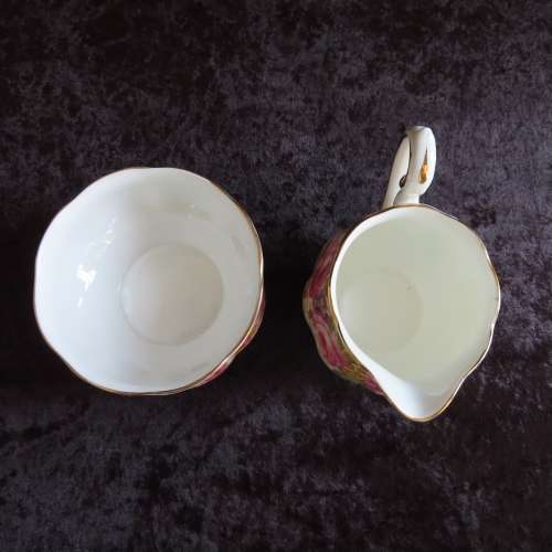 Royal Albert `Serena` 21 Piece Tea Set.