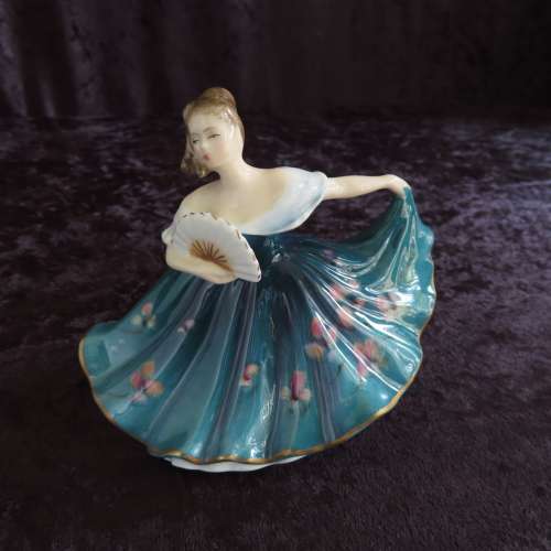 Royal Doulton Figurine Miniature Series `Elaine` HN 3247