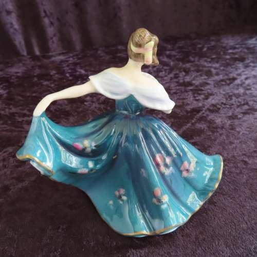 Royal Doulton Figurine Miniature Series `Elaine` HN 3247
