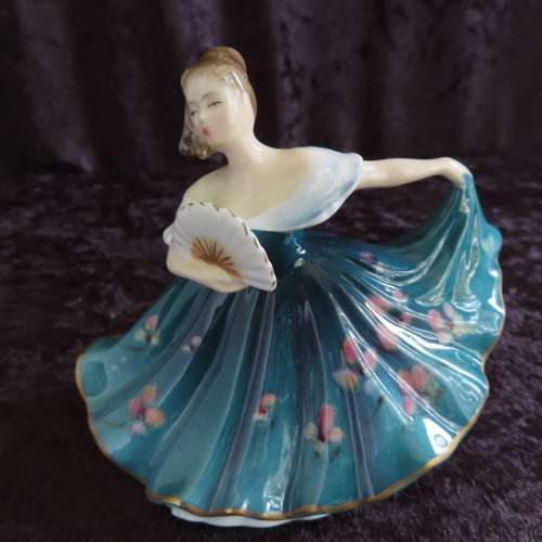 Royal Doulton Figurine Miniature Series `Elaine` HN 3247