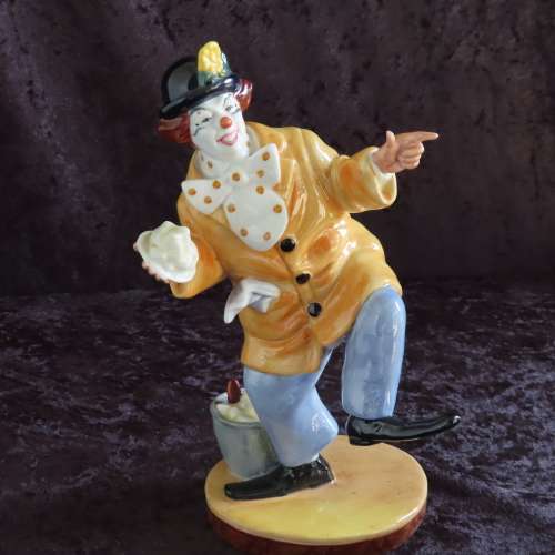 Royal Doulton Figurine "The Clown" HN 2890