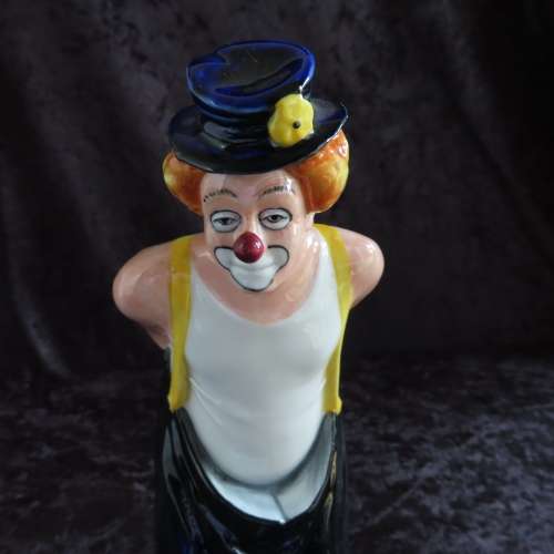Royal Doulton Figurine `Tip - Toe` HN3293