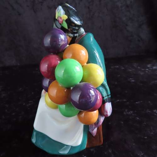 Royal Doulton Figurine `The Old Balloon Seller` HN 1315