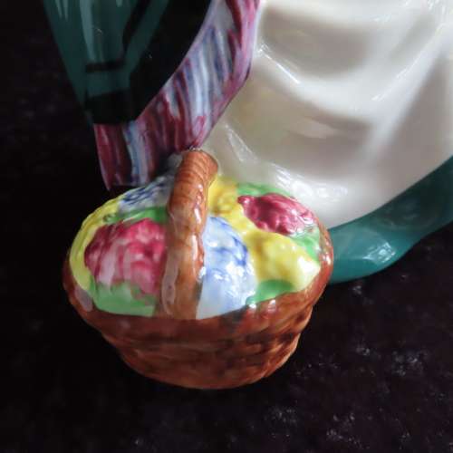 Royal Doulton Figurine `The Old Balloon Seller` HN 1315