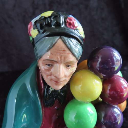 Royal Doulton Figurine `The Old Balloon Seller` HN 1315