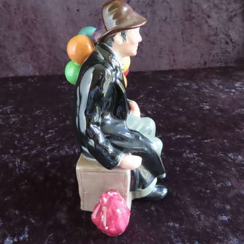 Royal Doulton Figurine `The Balloon Man` HN 1954