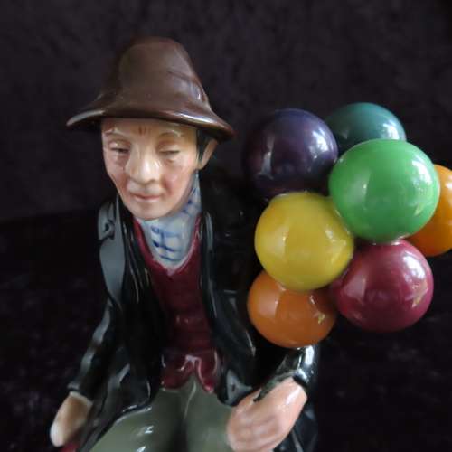 Royal Doulton Figurine `The Balloon Man` HN 1954