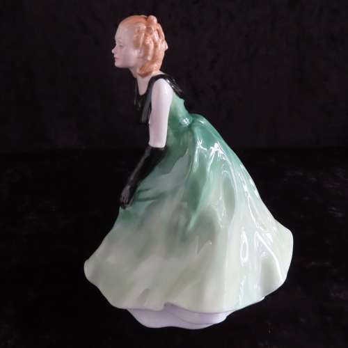 Royal Doulton Figurine "Vanessa" HN 3198