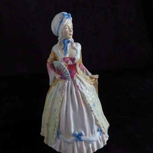 Royal Doulton Figurine "Mrs Fitzherbert" HN 2007