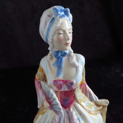 Royal Doulton Figurine "Mrs Fitzherbert" HN 2007