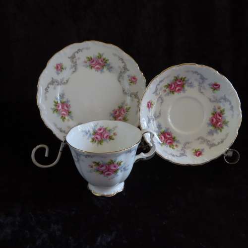 Royal Albert `Tranquillity` 40 Piece Tea Set.