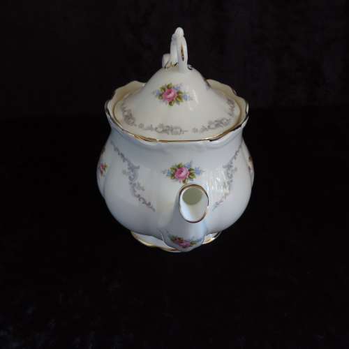 Royal Albert `Tranquillity` 40 Piece Tea Set.