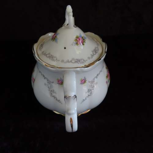Royal Albert `Tranquillity` 40 Piece Tea Set.