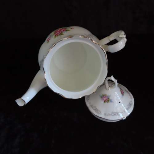 Royal Albert `Tranquillity` 40 Piece Tea Set.