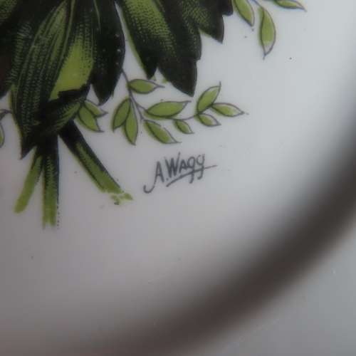 Royal Albert "Cotswold" Cake Plate (16 cm in diam)