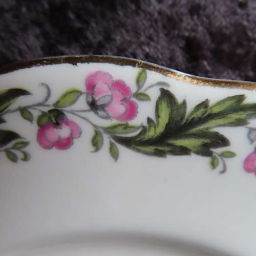 Royal Albert "Cotswold" Cake Plate (16 cm in diam)