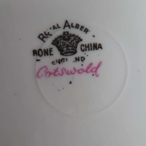 Royal Albert "Cotswold" Cake Plate (16 cm in diam)