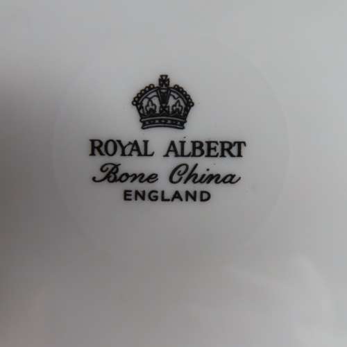 Royal Albert Unnamed Cake Plates x 2 (16 cm in diam.)