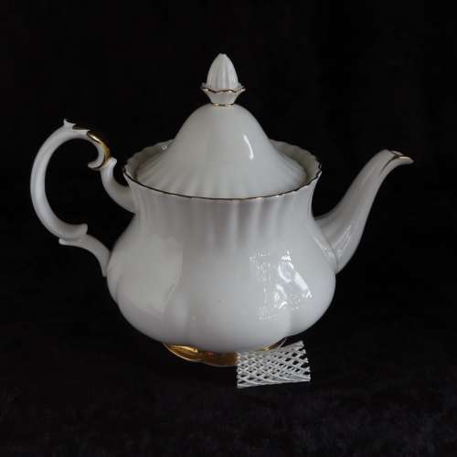 Royal Albert "Val D'or" 40 Piece Tea Set.