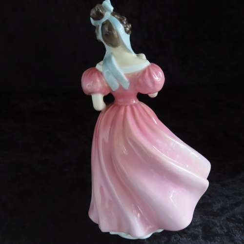 Royal Doulton Figurine `Camellia` HN 2222