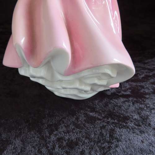 Royal Doulton Figurine `Camellia` HN 2222