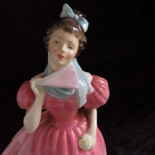 Royal Doulton Figurine `Camellia` HN 2222