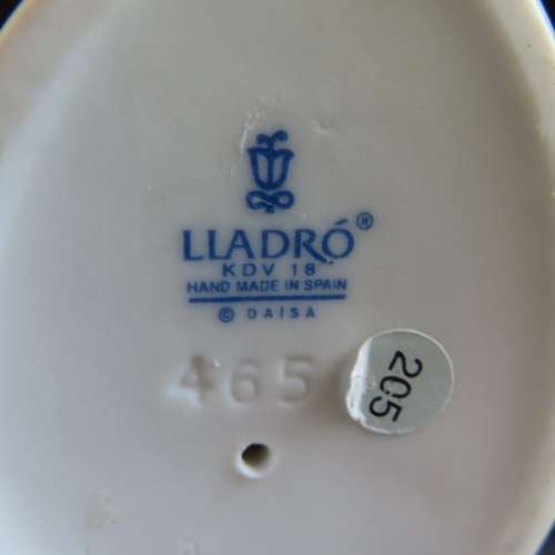 Lladro Figurine Girl With Flowers # 4650