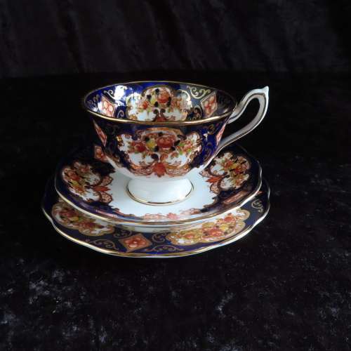 Royal Albert Unnamed Tea Trio ( Heirloom Pattern)