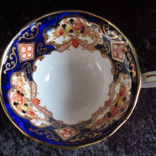 Royal Albert Unnamed Tea Trio ( Heirloom Pattern)