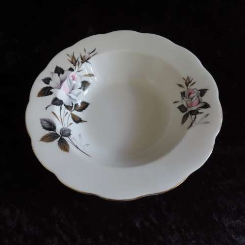 Royal Albert `Queens Messenger` 5 x Soup Plates.