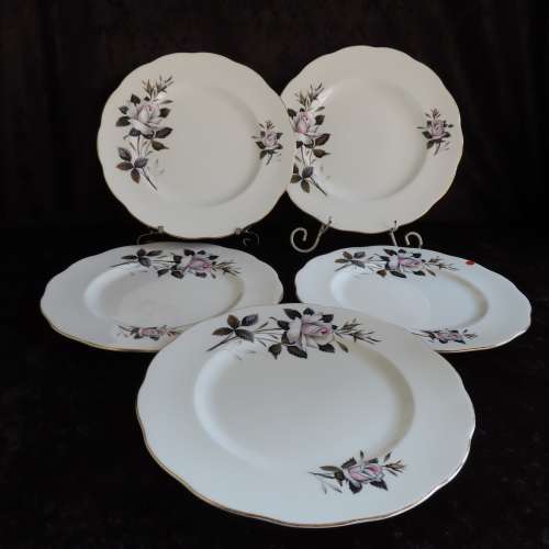 Royal Albert "Queens Messenger" 5 x Dinner Plates
