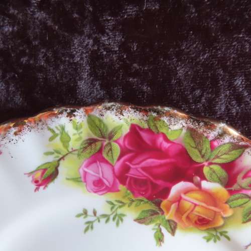 Rpyal Albert "Old country Roses" Tea Trio