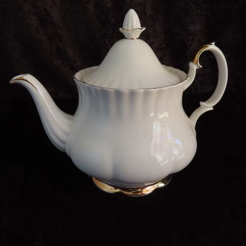 Royal Albert `Val D`or` 40 Piece Tea Set.