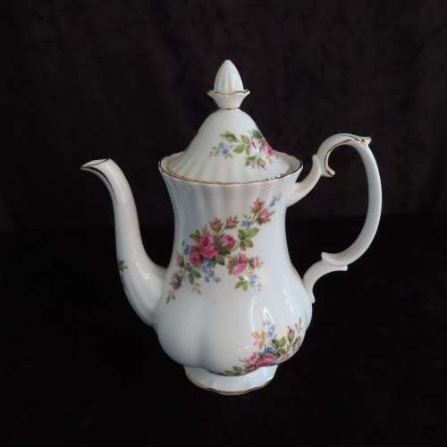 Royal Albert `Moss Rose` 21 Piece Coffee Set