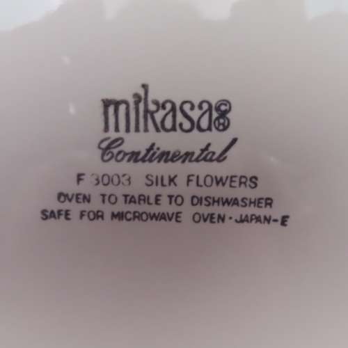 Mikasa `Silk Flowers` F3003 Dinner Service  31 Piece.   Collection Please/       Pay For Own Courier