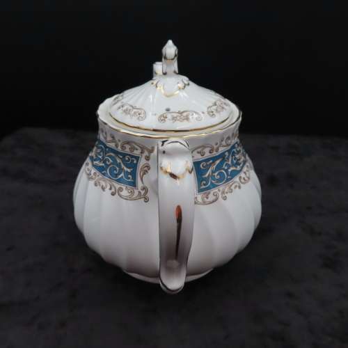 Myott `Rialto Blue` Tea Pot (2 Cups) Milk & Sugar.