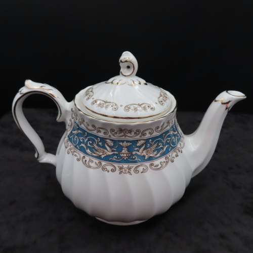 Myott `Rialto Blue` Tea Pot (2 Cups) Milk & Sugar.