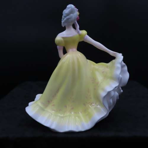 Royal Doulton Figurine `Ninette` HN 2379