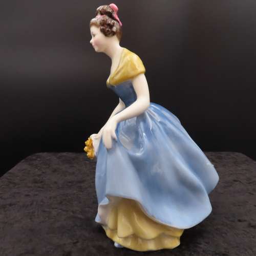 Royal Doulton Figurine `Melani` HN 2271