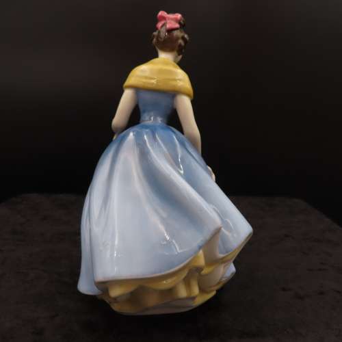 Royal Doulton Figurine `Melani` HN 2271