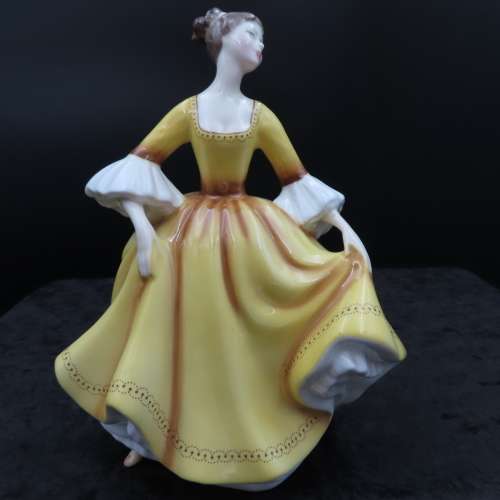Royal Doulton Figurine `Stephanie` HN 2807