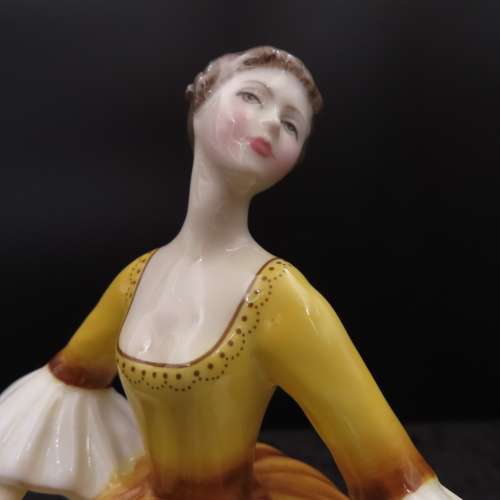 Royal Doulton Figurine `Stephanie` HN 2807