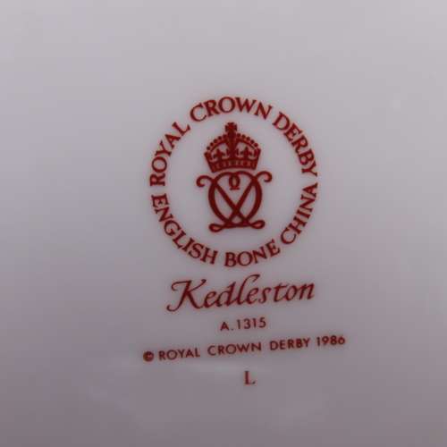 Royal Crown Derby Plate (27 cm in diam) "Kedleston"