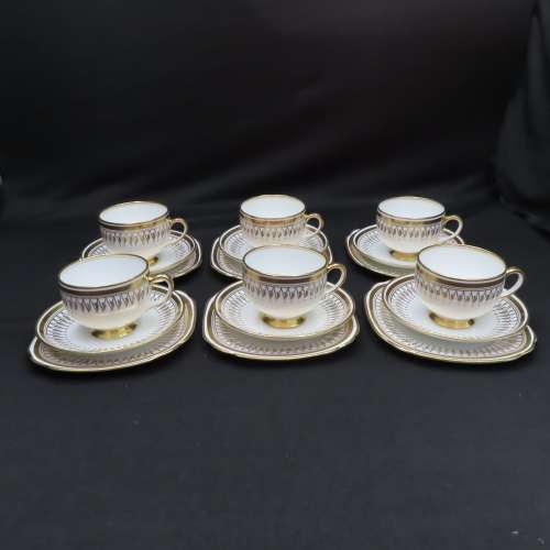 Royal Albert Crown China Unnamed 23 Piece Tea Set