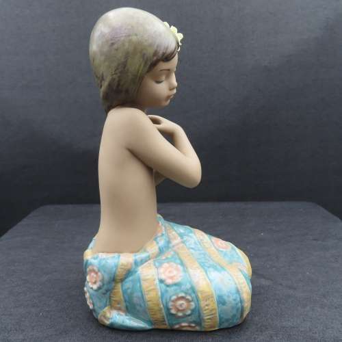 Lladro Figurine Pacific Jewel 2383