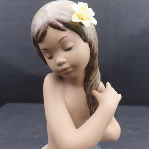 Lladro Figurine Pacific Jewel 2383