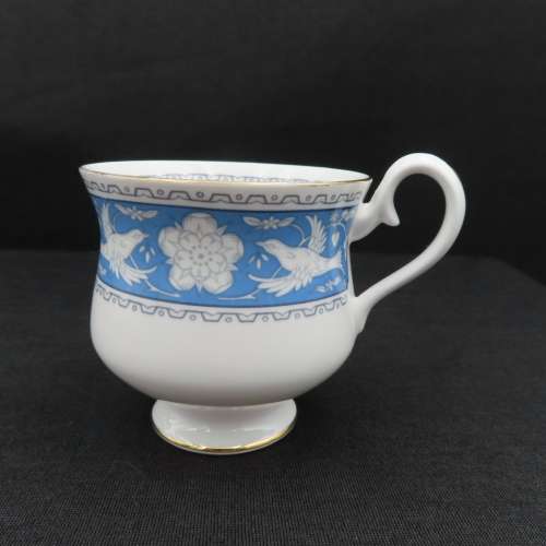 Royal Albert Tudor Rose 21 Piece Tea Set